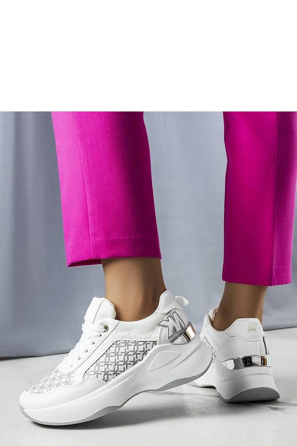 Baskets Solea blanches cuir blanc motifs argentés semelle caoutchouc grise fermeture lacets design moderne élégant femmes été