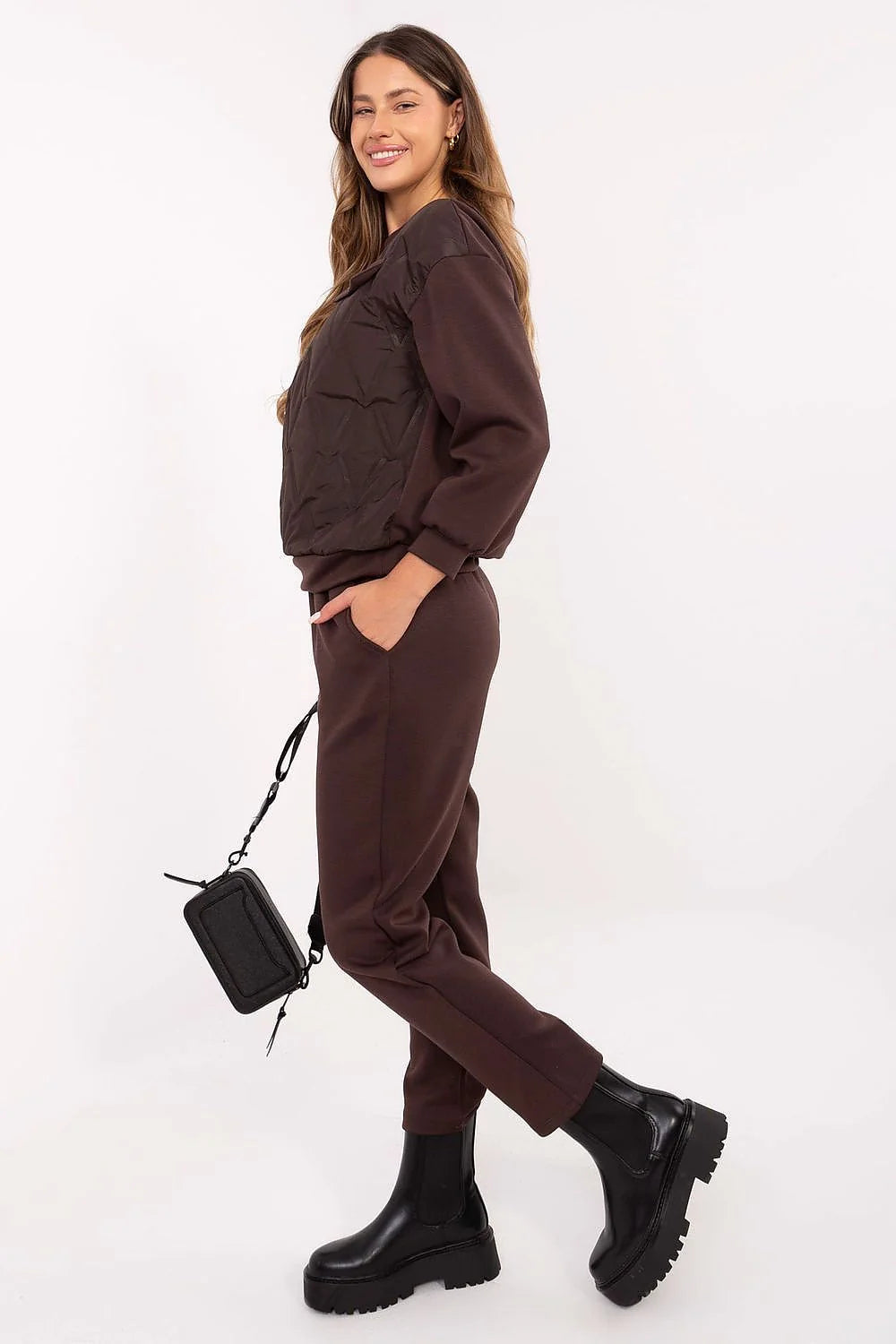 ensemble femme élégant décontracté confortable loungewear viscose élasthanne doux matelassé losanges sweat poche rabat logo poitrine pantalon jogger taillehaute fuselé