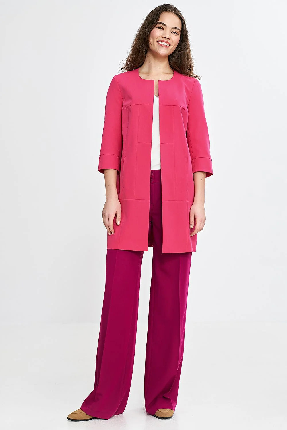 Veste pour femme élégante coupe droite manches 3/4 col rond sans fermeture rose vif doublure légère épaulettes discrètes