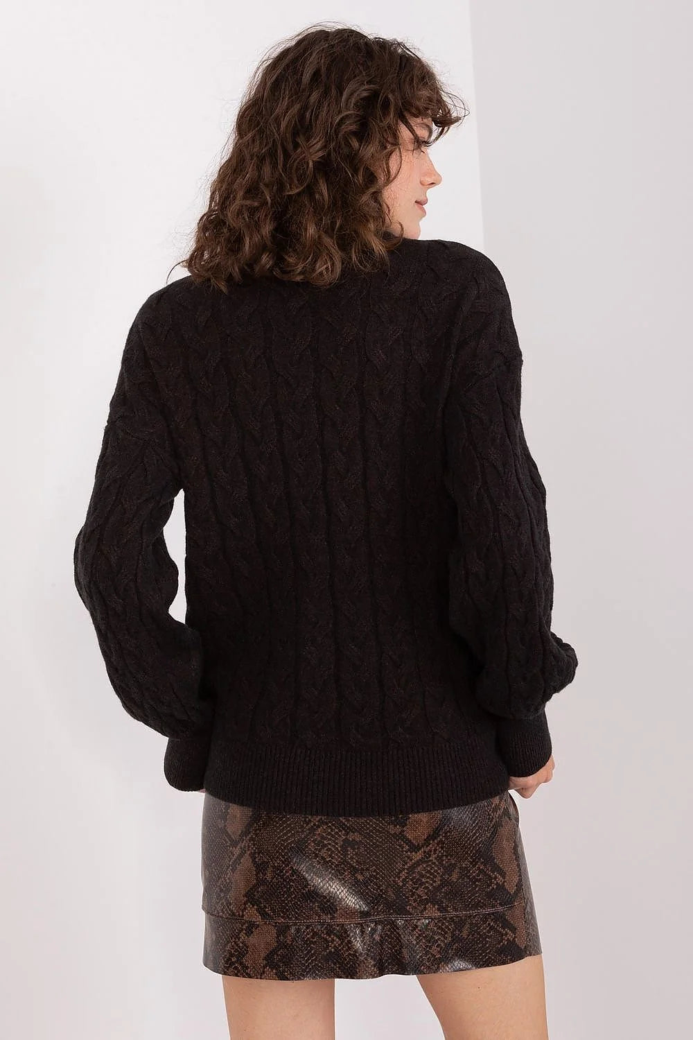 Ensemble pull et jupe pour femme col roulé maille torsadée jupe courte imprimé serpent matière douce et confortable style intemporel et audacieux idéal pour les occasions quotidiennes