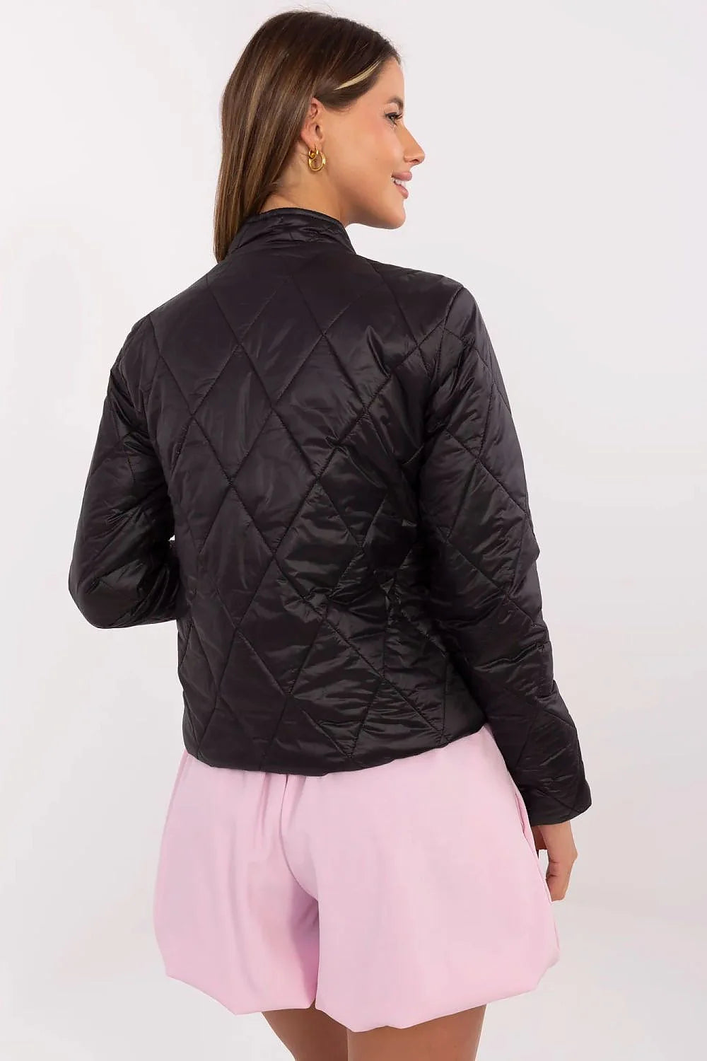 Veste matelassée noire pour femme style moderne coupe classique manches longues col rond résistante au vent polyvalente automne-hiver-printemps tissu polyester finitions élégantes occasion quotidienne travail sortie