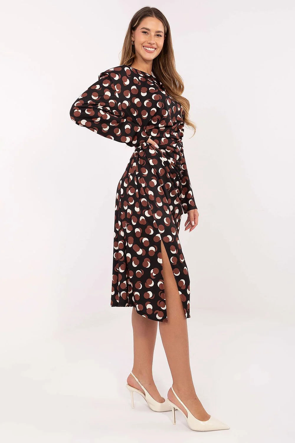 robe midi femme noir imprimé graphique pastilles brunes crème viscose polyester satiné fluide col rond manches longues