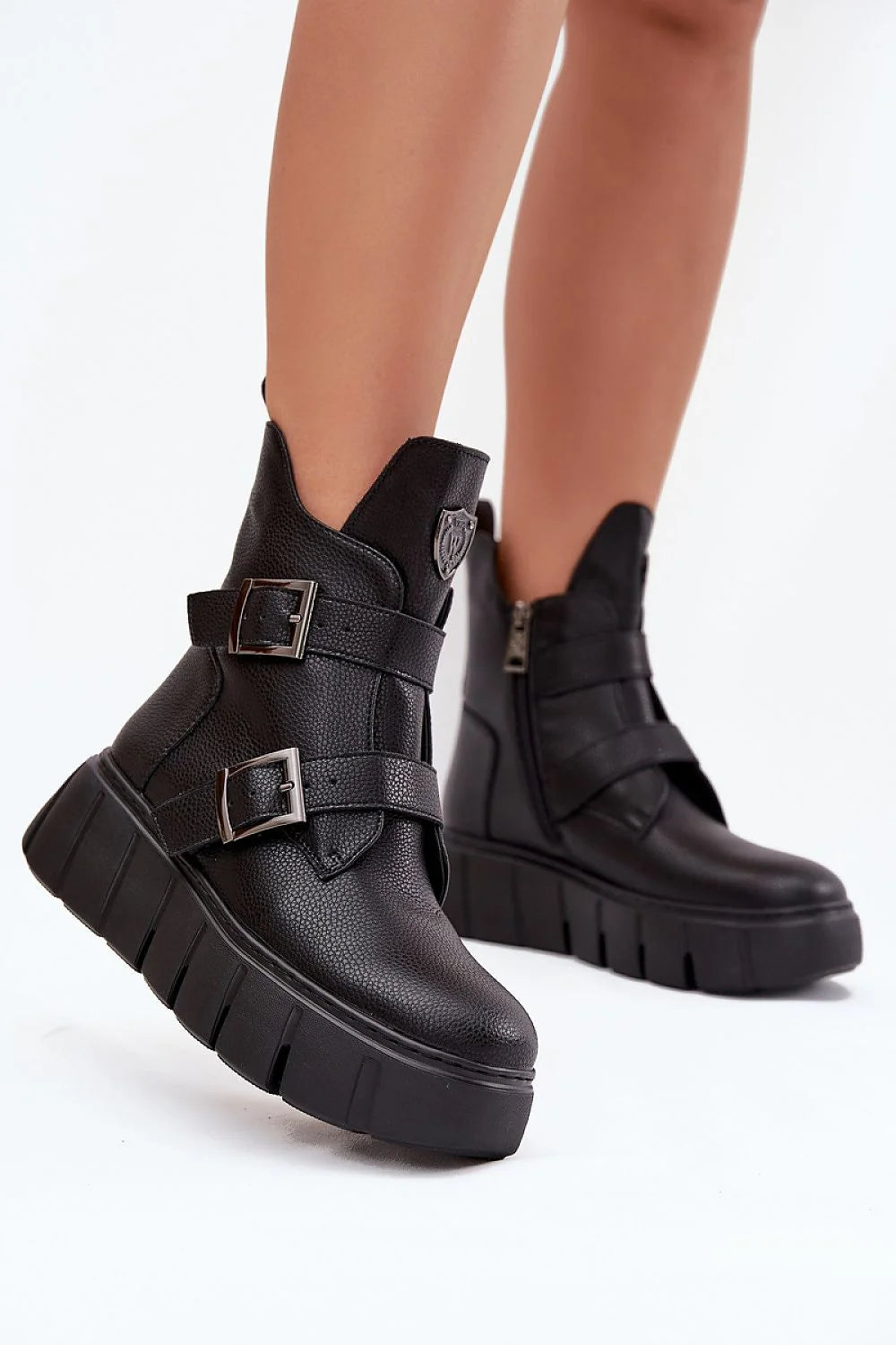 bottines femme cuir naturel noir biker plateforme haute semelle crantée bout rond zip latéral sangles boucles doublure chaude