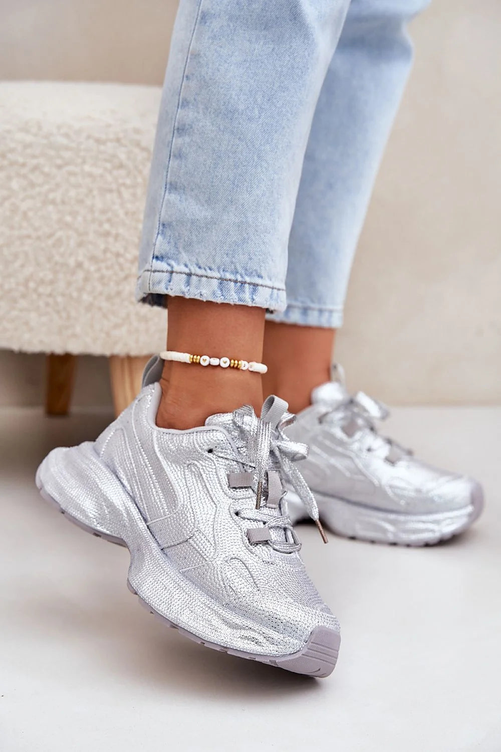 baskets sneakers femme argenté métallisé mesh texturé brillant zircons strass plateforme surélevée semelle crantée maintien confort cuir artificiel doublure