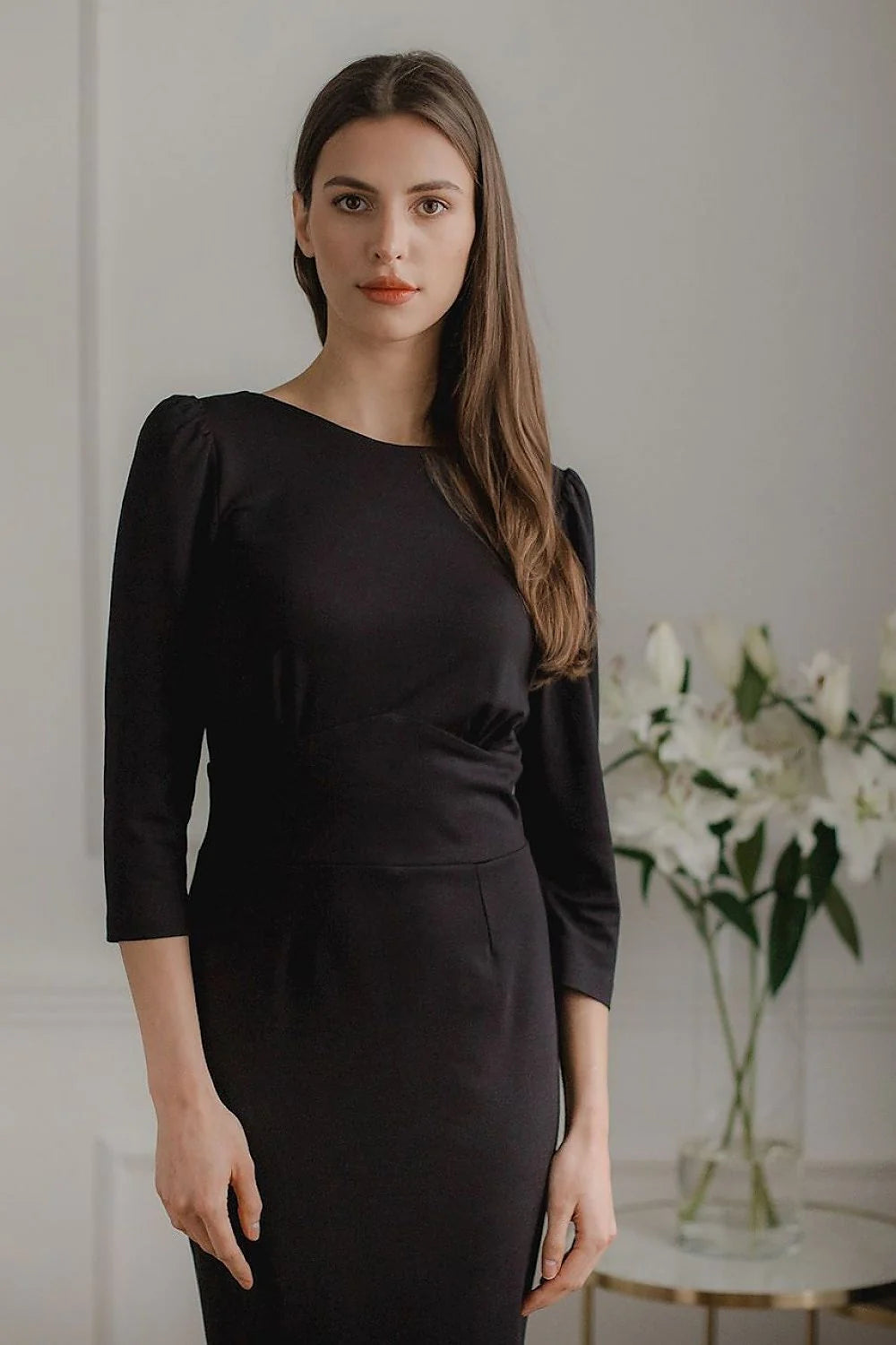 Robe midi polyester rose pâle élégante manches trois-quarts ajustée style chic pour femmes sophistiquées