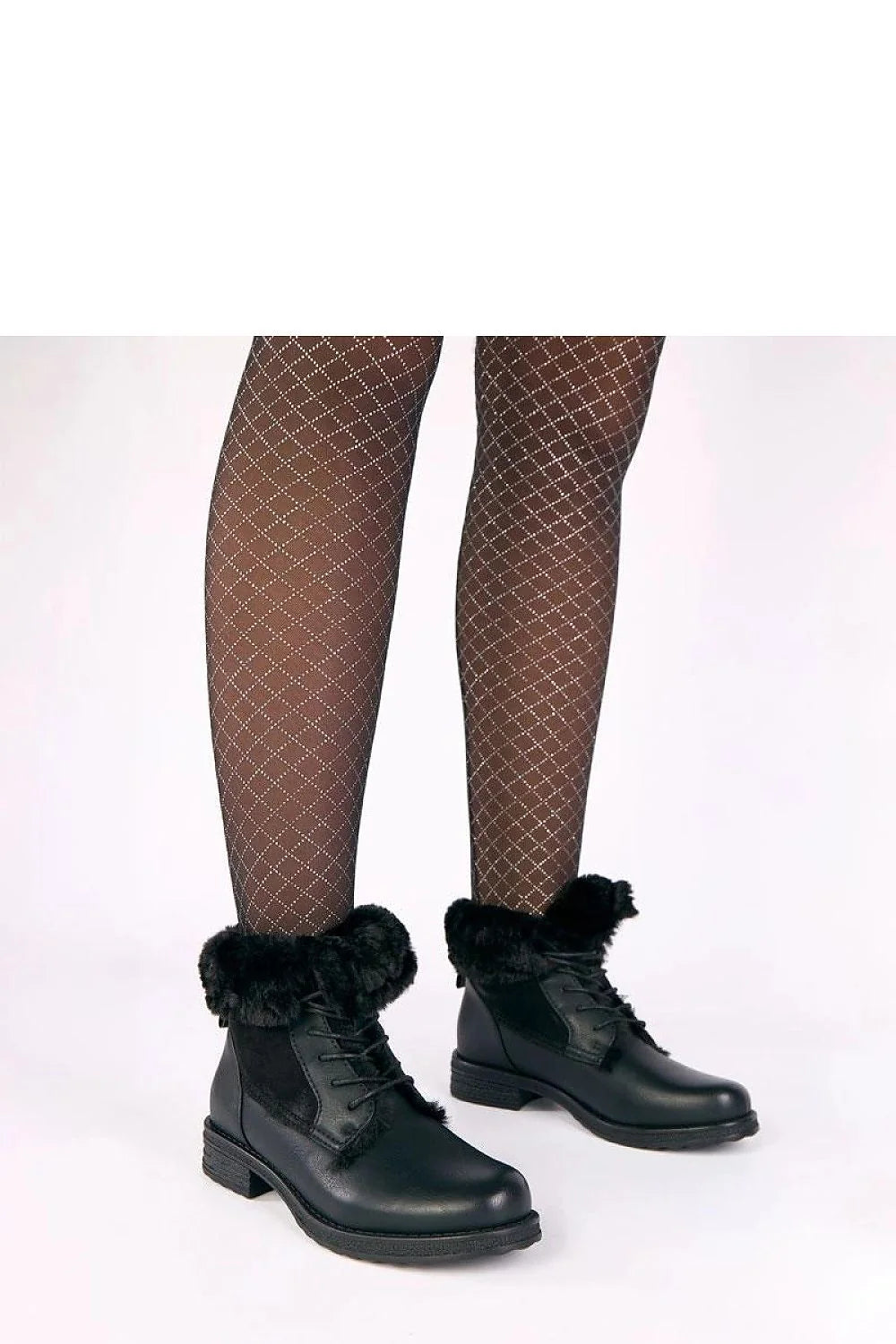 bottines femme cheville cuir synthétique noir revers fausse fourrure laçage avant bout rond talon bloc trois centimètres semelle crantée