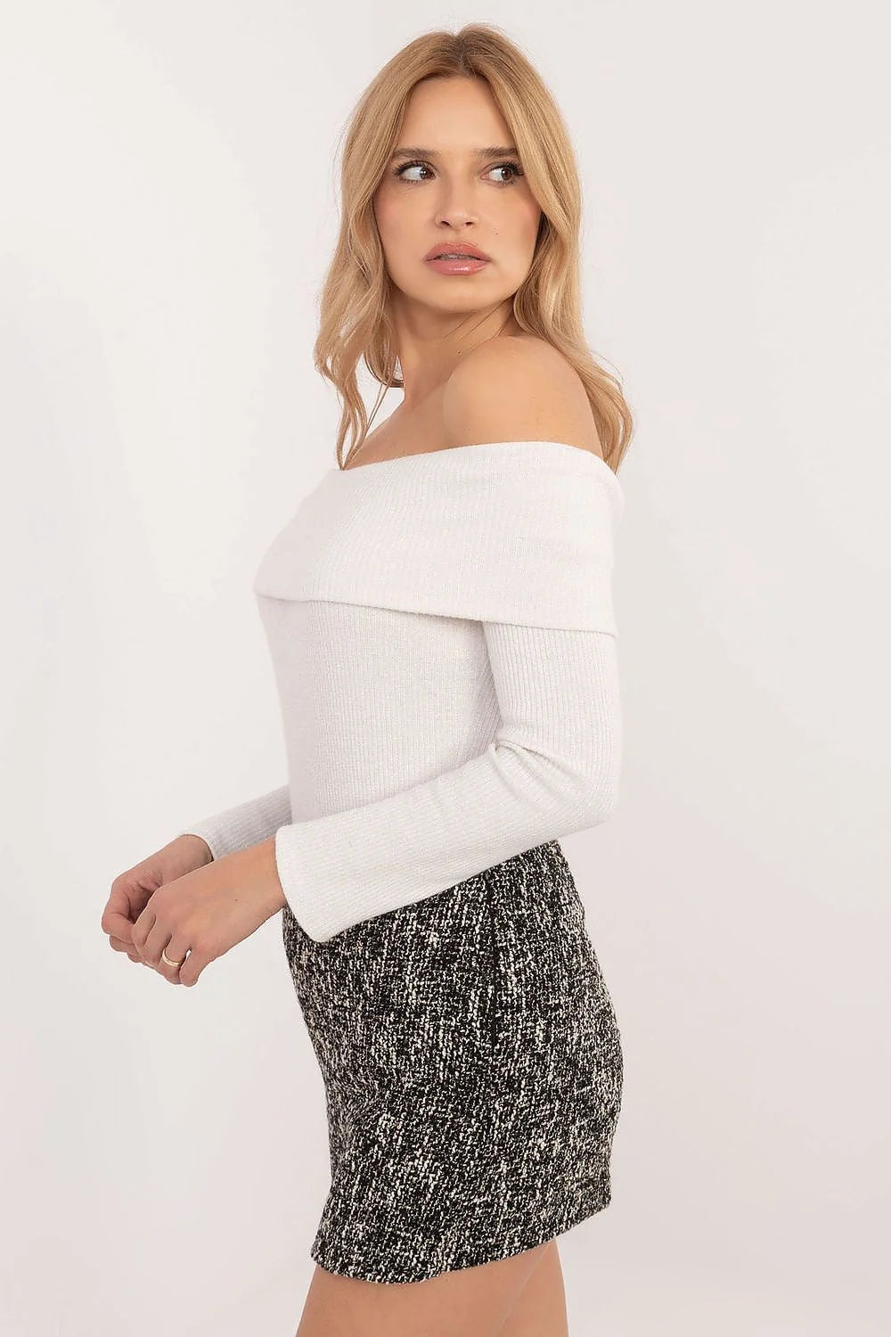 Haut et jupe féminine deux pièces épaules dénudées texture tweedée motifs marbrés hauteur de taille ajustable
