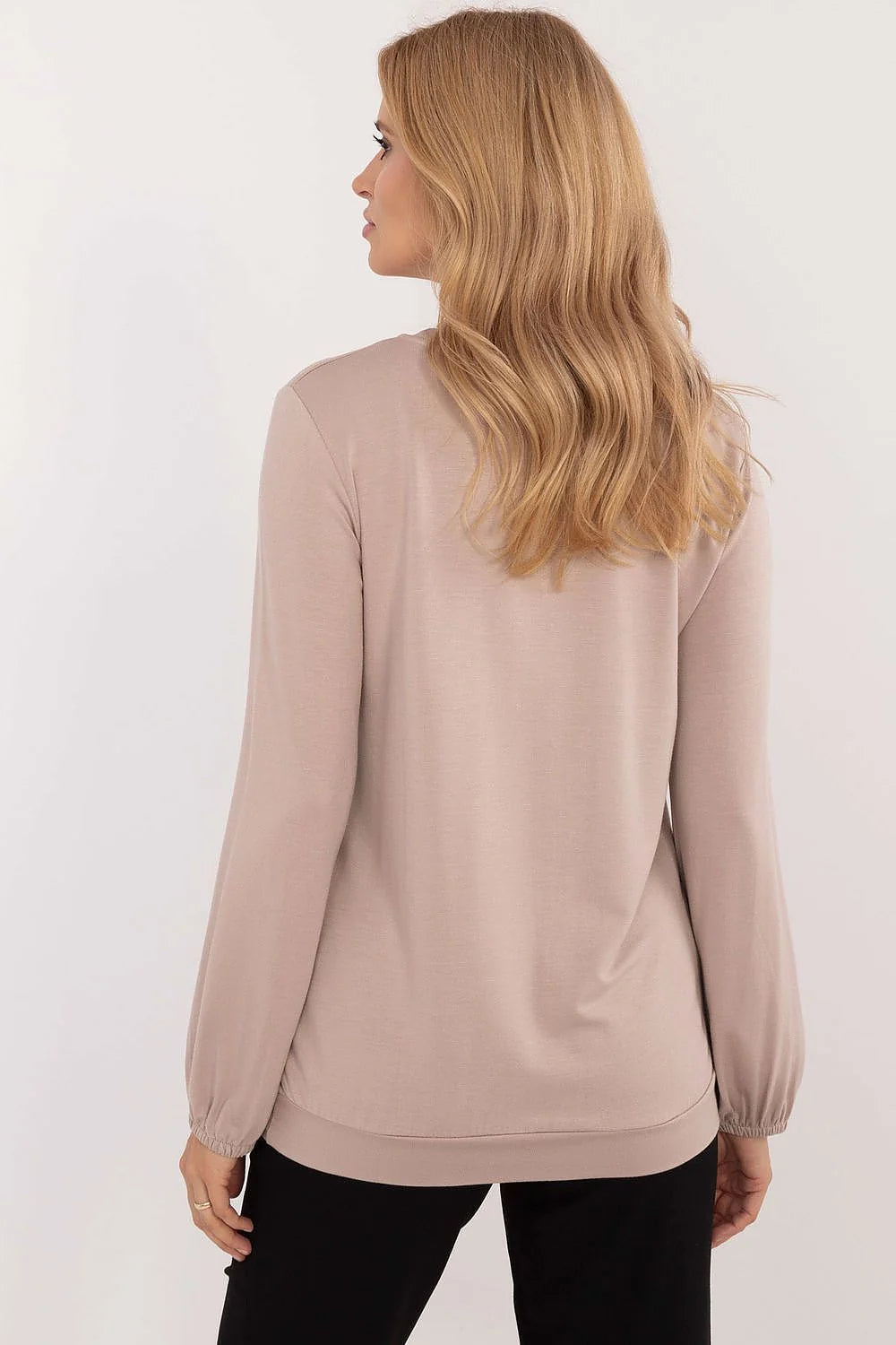 Sweatshirt femme minimaliste élégant couleur beige rosé doux logo min min manches longues élastiques encolure ronde sans poches