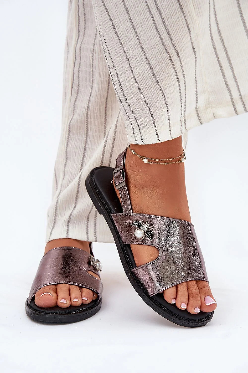 Sandales Vinceza style métallisé bronze détails feuilles perles bride ajustable semelle épaisse confort femmes