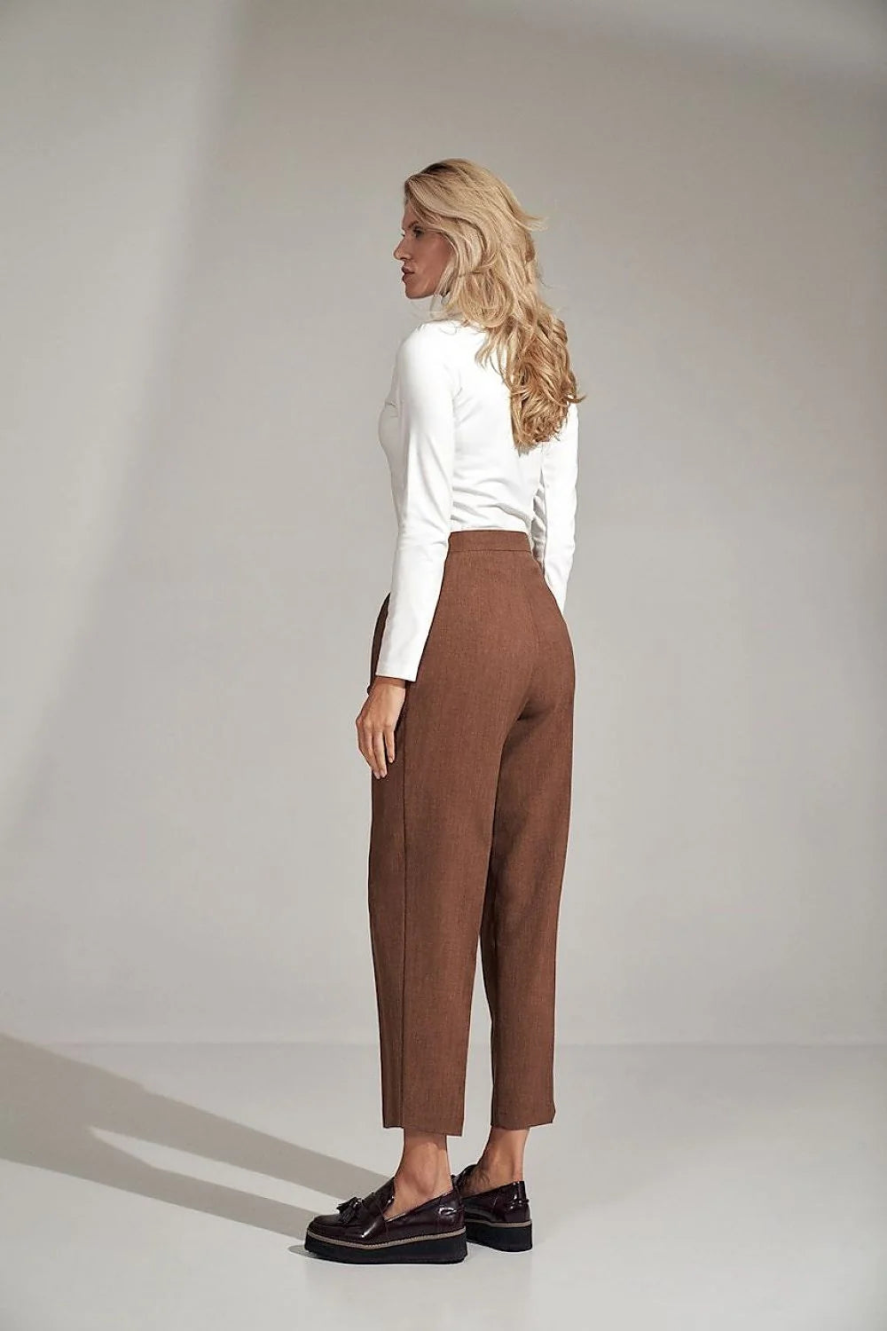 Pull col roulé viscose élasthanne élégant et confortable manches longues style classique blanc intemporel