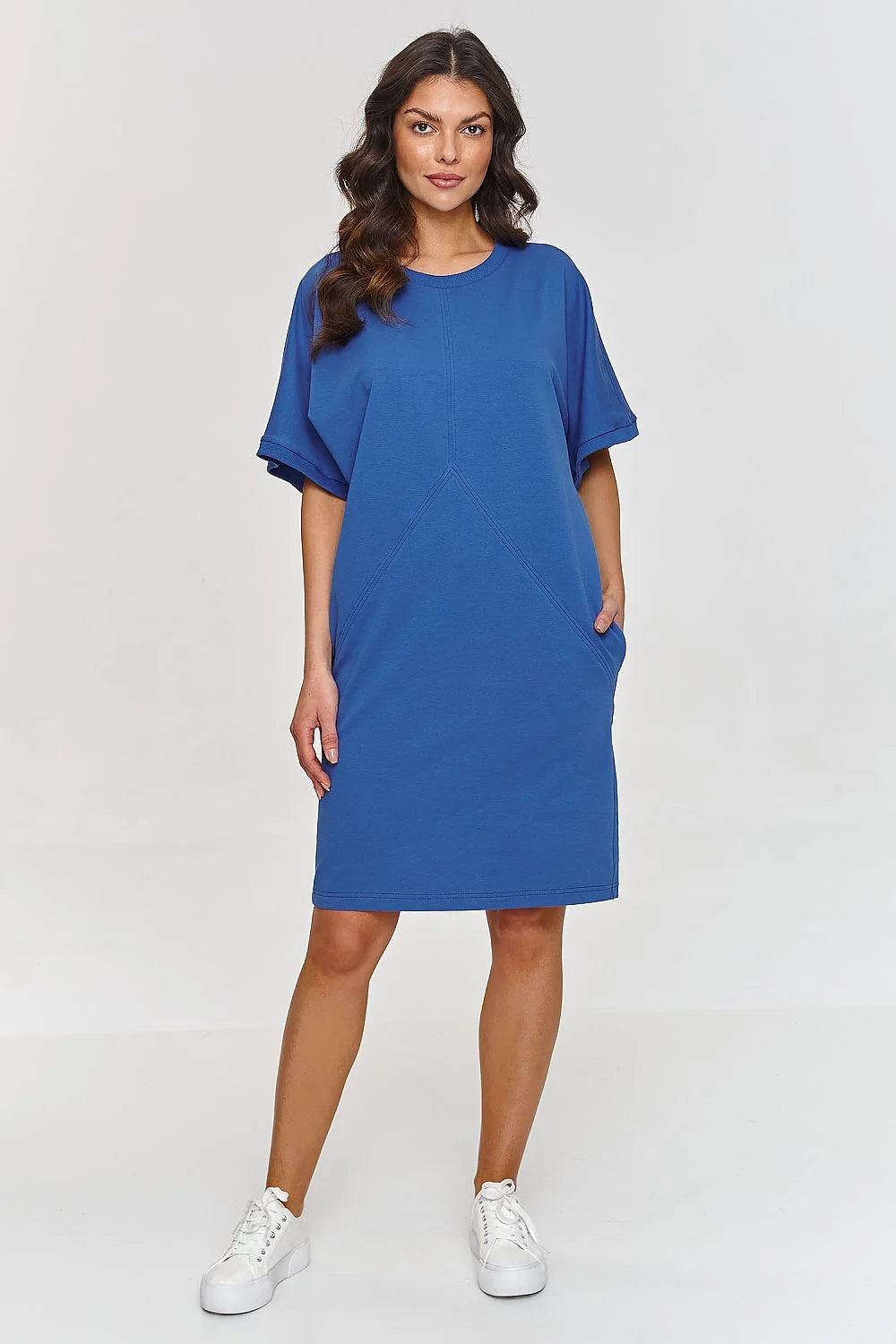 Robe de jour Makadamia Casual Silhouette Moderne Col Rond Manches Courtes Tissu Souple Couleur Bleu Moyen Taille Élastique Femme Élégance Confort Occasions Variées