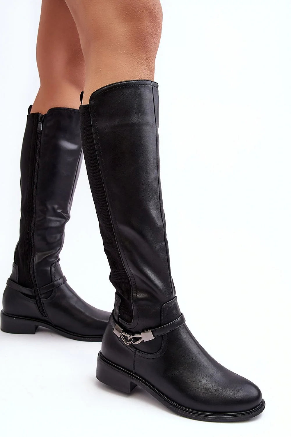 Bottes cuissardes élégantes pour femmes style intemporel cuir artificiel écologique fermeture éclair talon renforcé hauteur 40 cm taille ajustable look moderne occasion versatile mode tendance confort durable design raffiné