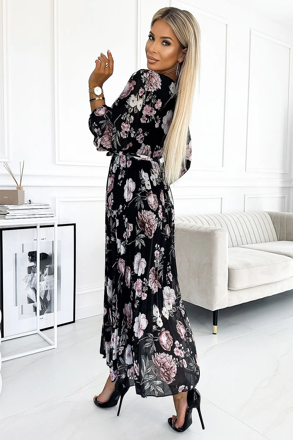 Robe de cocktail élégante longue manches longues encolure V croisée motif floral rose noir femme
