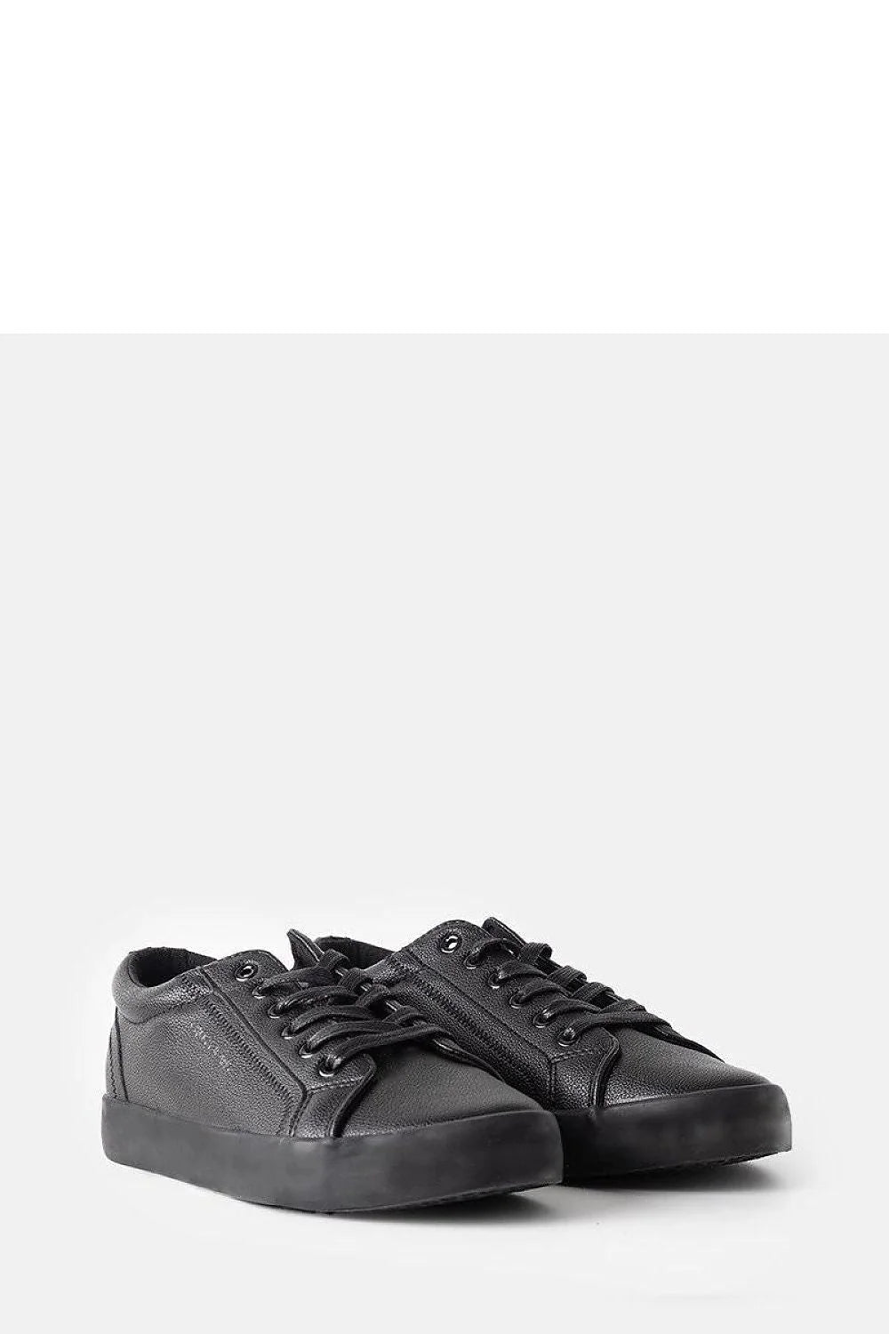Baskets femmes modernes élégantes noires cuir texturé semelle caoutchouc confort amorti style décontracté coupe ajustée lacets noirs finitions métalliques occasion quotidienne
