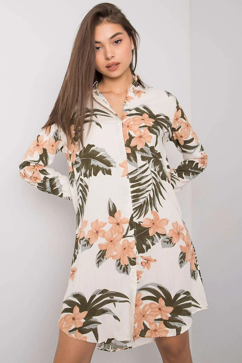 Robe chemise femme imprimé floral tropical longues manches coton lin blanc cassé fleurs roses pâles occasion quotidienne vacances été