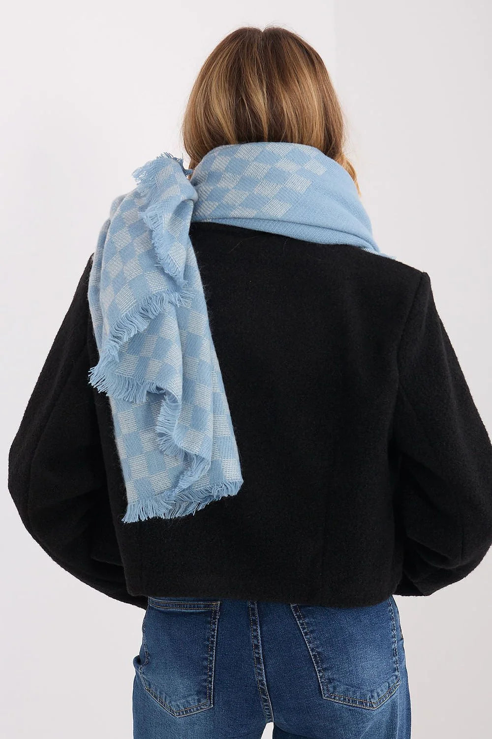 châle étole oversize rectangulaire enveloppante tissage doux bleu ciel carreaux pâles franges effilochées viscose laine mélange cocooning polyvalent urbain
