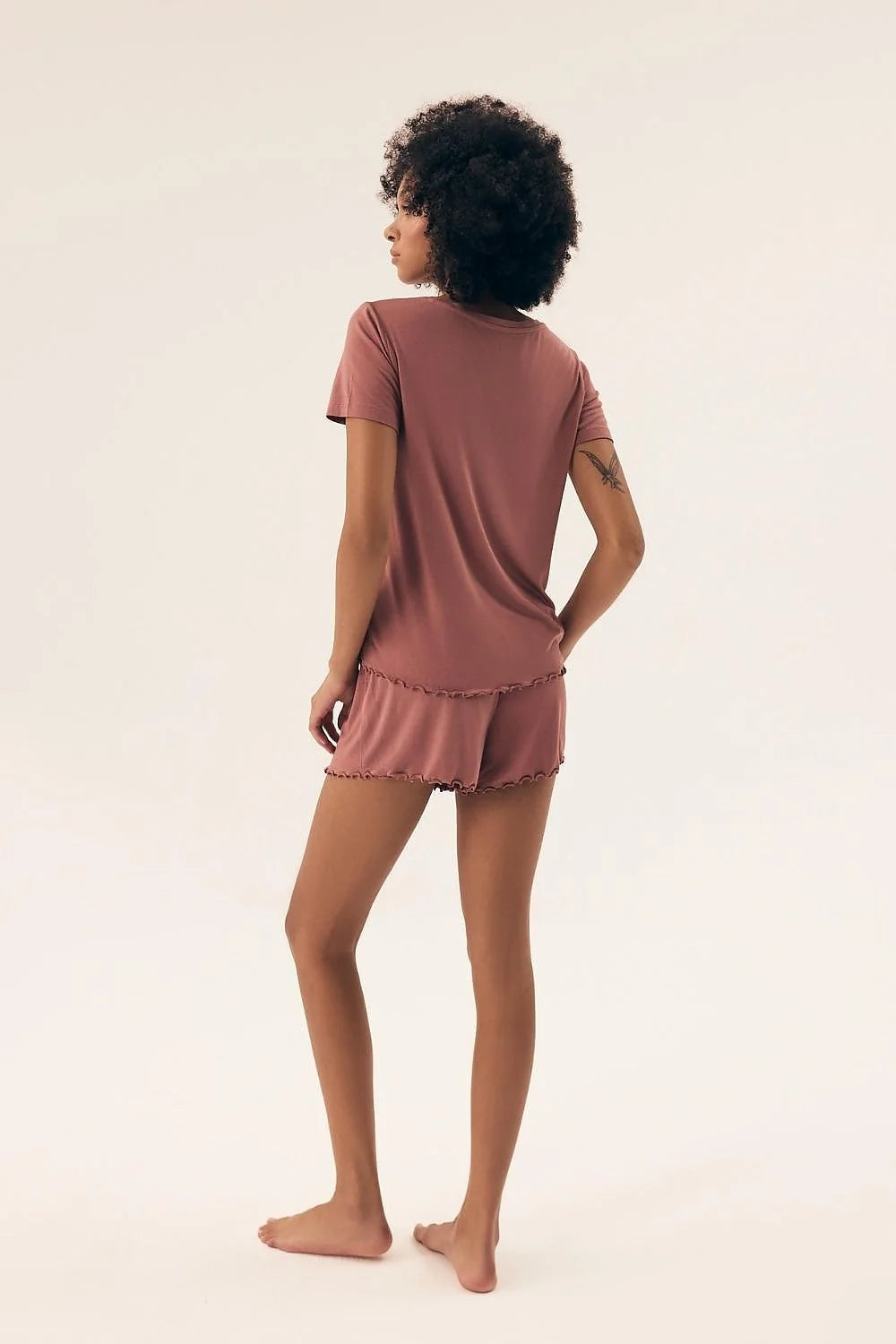 pyjama femme viscose doux extensible élasthanne confortable short ceinture élastique haut colV manches courtes dentelle ourlets ondulés respirant