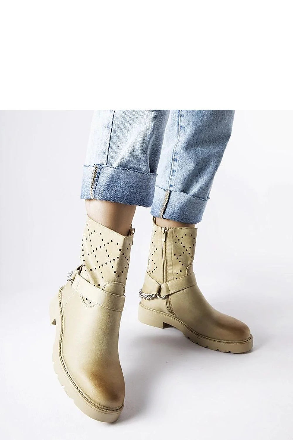 Bottes femmes style contemporain beige clair perforations motif géométrique chaîne métallique cheville tige mi-haute fermeture éclair