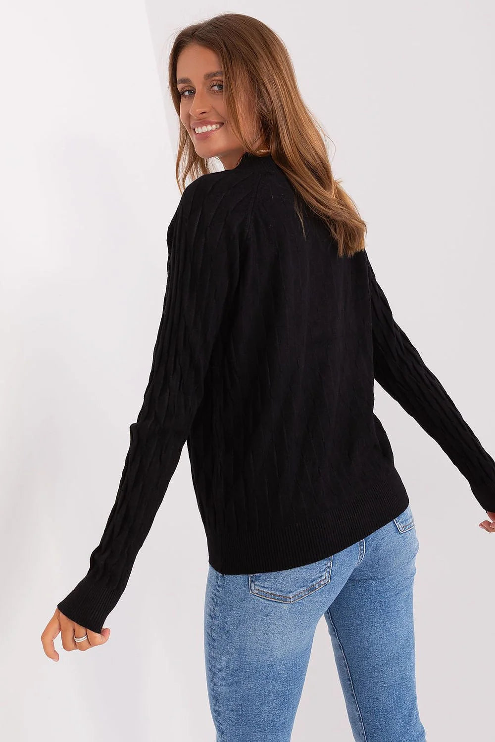 Pull féminin classique en maille polyester noir longues manches épaules tombantes coupe ample occasion décontractée