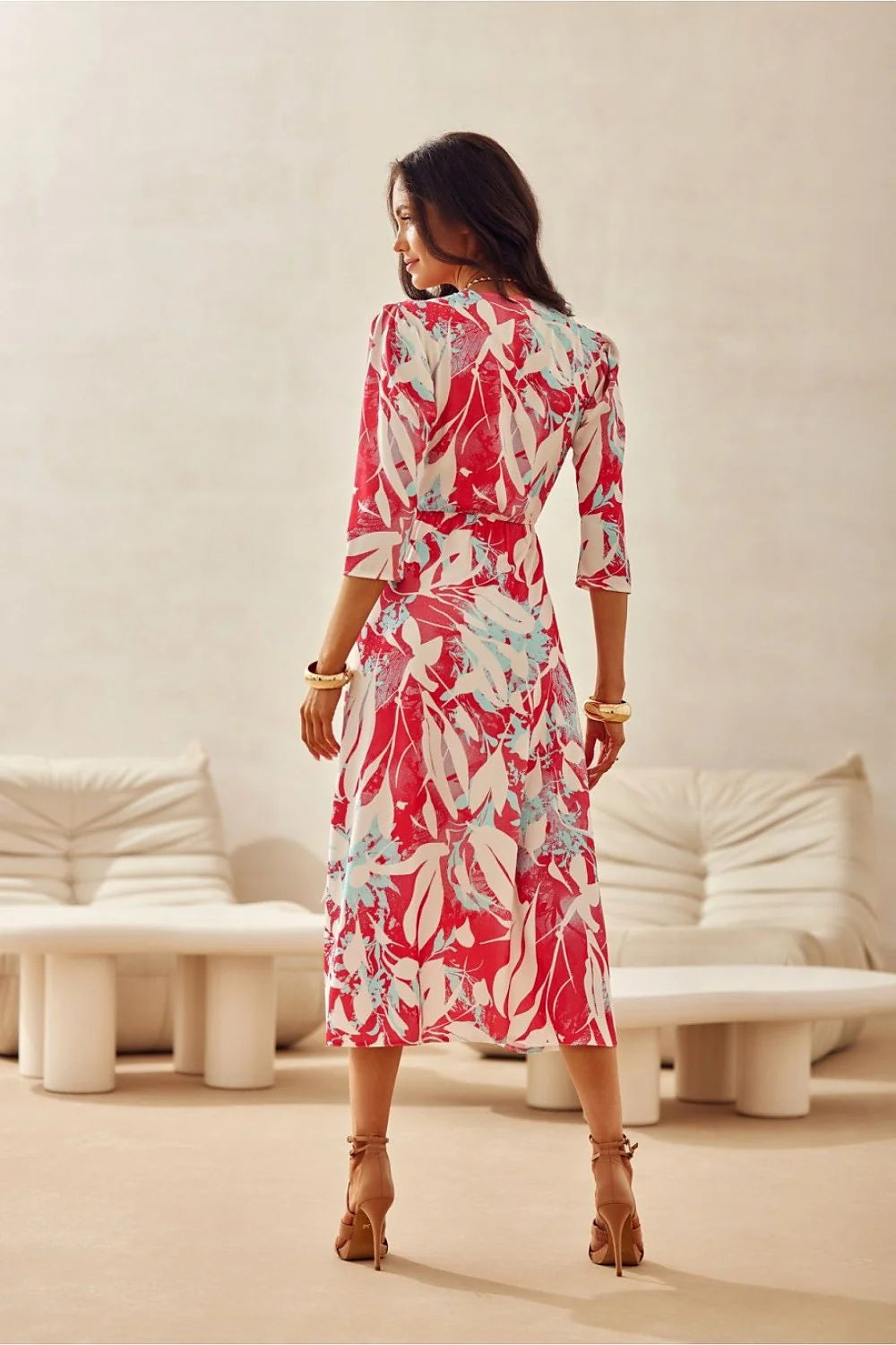 Robe de jour élégante longueur midi manches trois-quarts encolure V ceinture ajustable tissu léger motifs abstraits femmes occasion semi-formelle