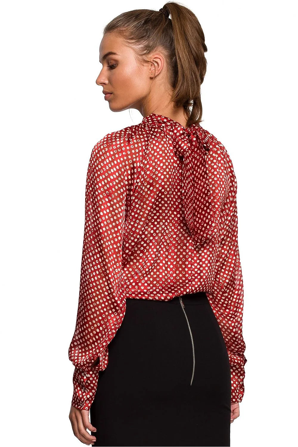 Blouse chic en mousseline de soie noire à pois dorés pour style sophistiqué féminin élégant