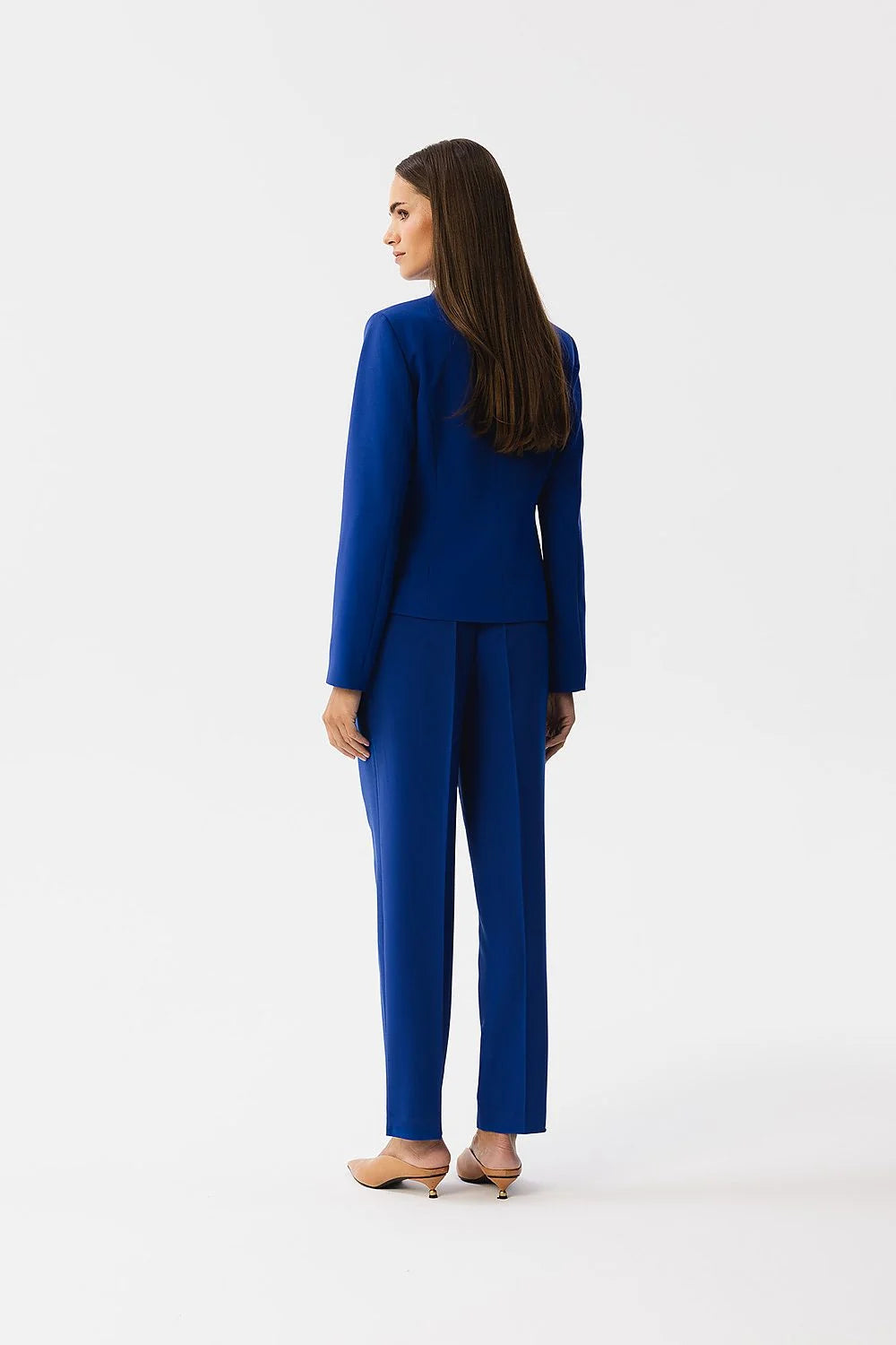 Tailleur pour femme bleu roi veste col cranté pantalon droite coupe ajustée matériau polyester élégance professionnelle