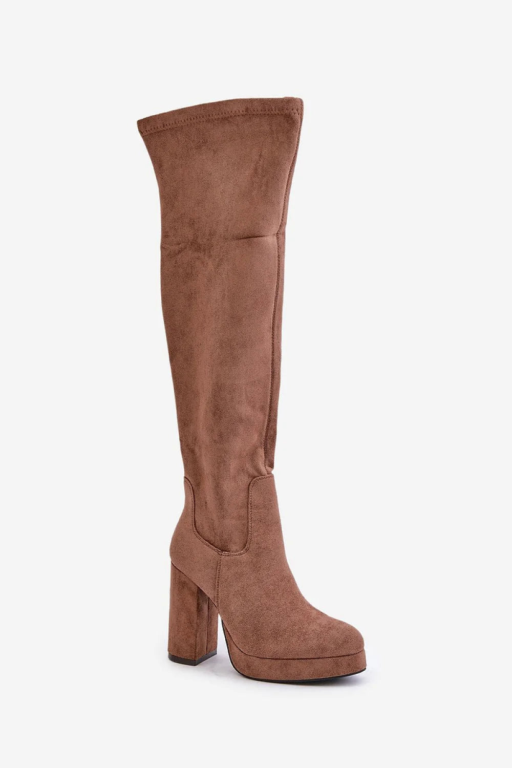Bottes féminines en suédine écologique talon block marron clair design moderne pour robes et jupes automne hiver