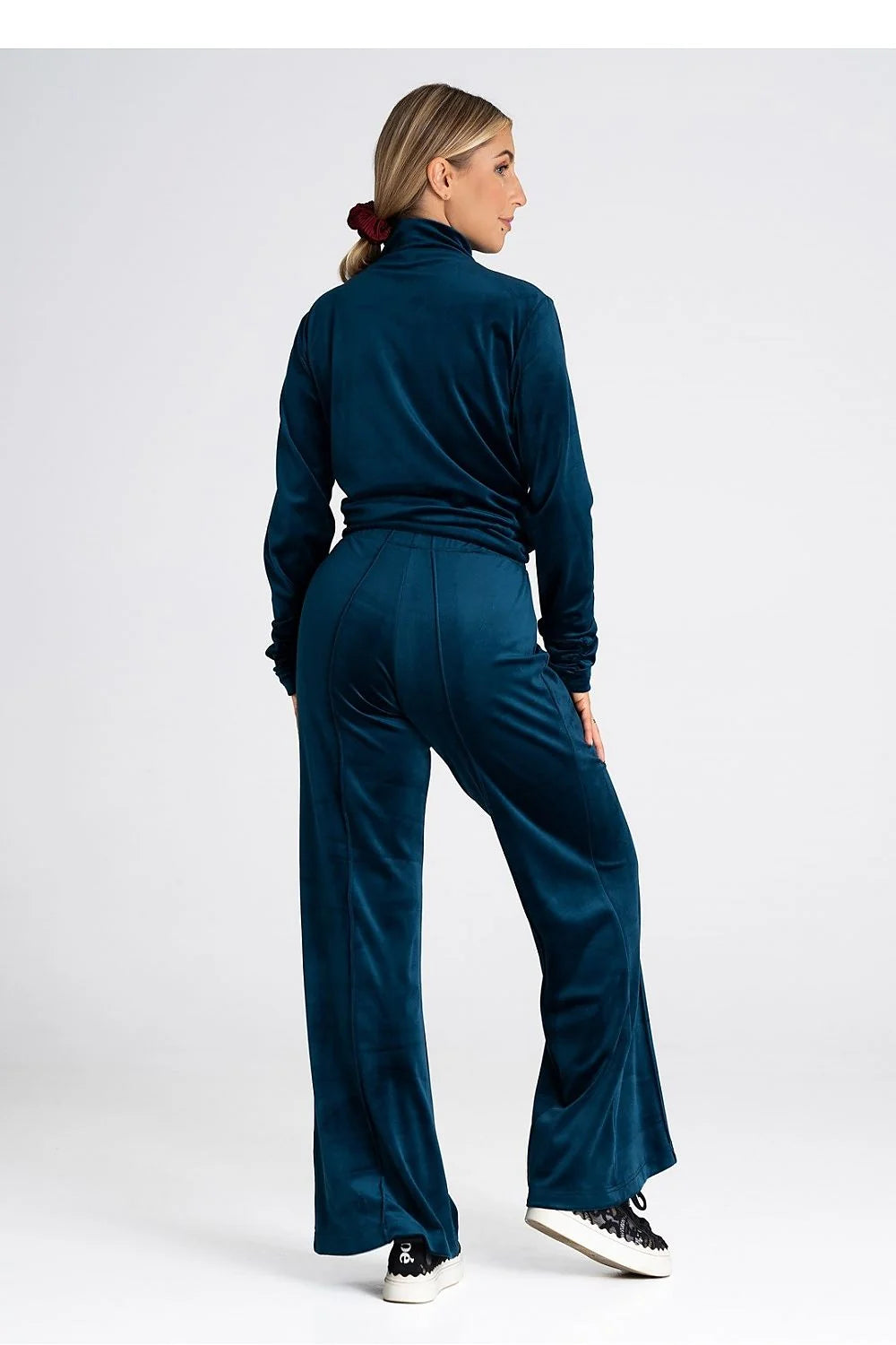 pantalon survêtement velours bleu pétrole taille haute ajustable coupe évasée jambe large doux brillant minimaliste sophistiqué confortable stretch finition discrète