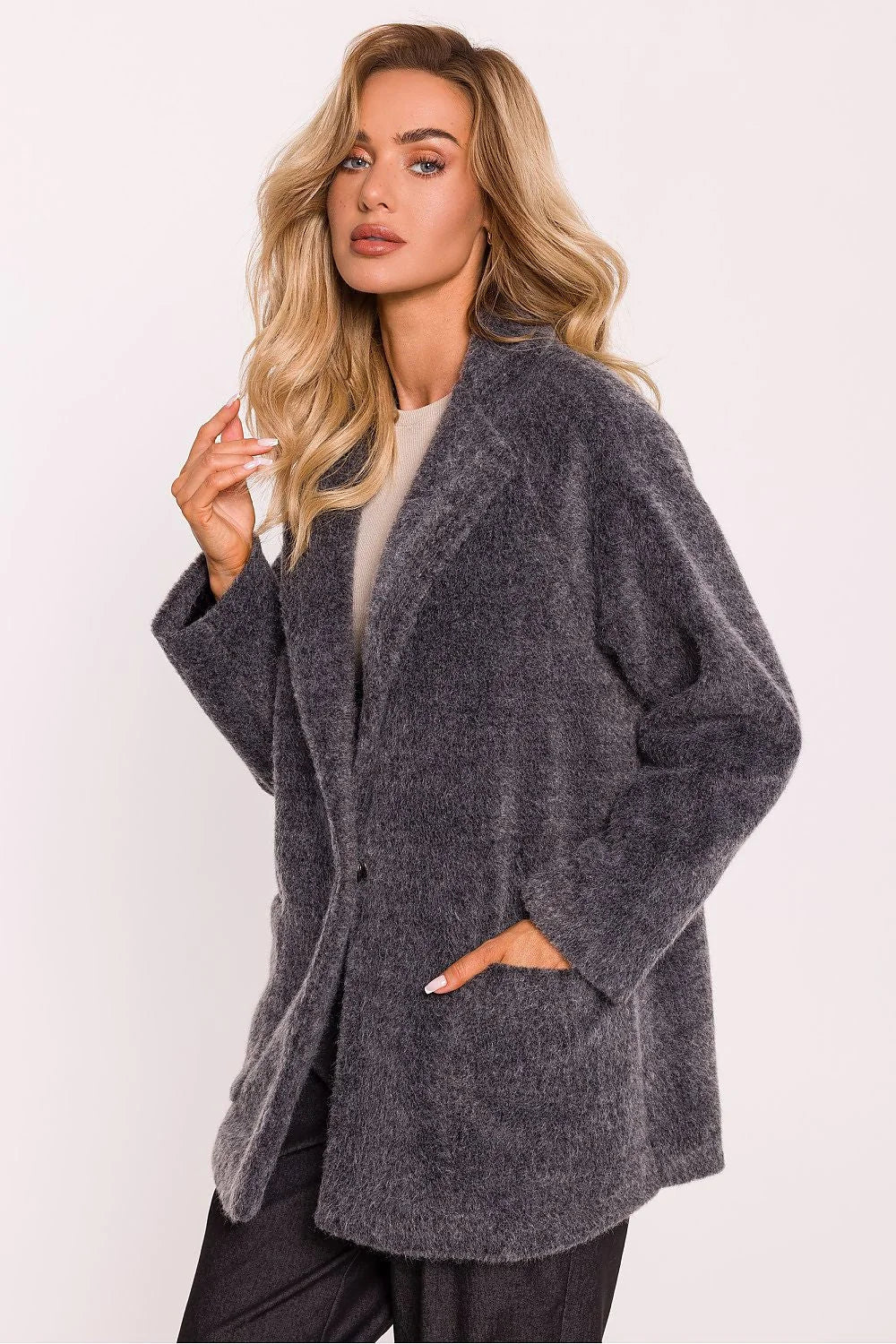 Manteau pour femme en peluche style ours, coupe oversize, fermeture pression, poches, doublure intérieure, conçu en Pologne