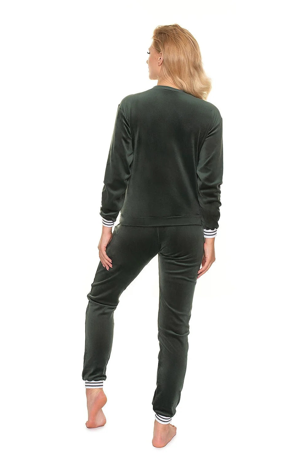 Ensemble pyjama femme en velours noir manches longues col rond confortable loungewear chic élégant