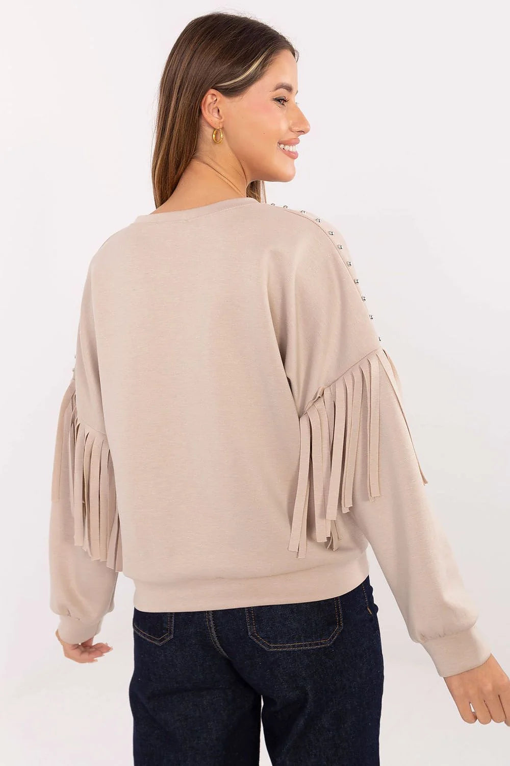 sweatshirt femme beige taupe coupe ample encolure ronde bordcote maille molletonnee douce manches longues franges spectaculaires clous argentes