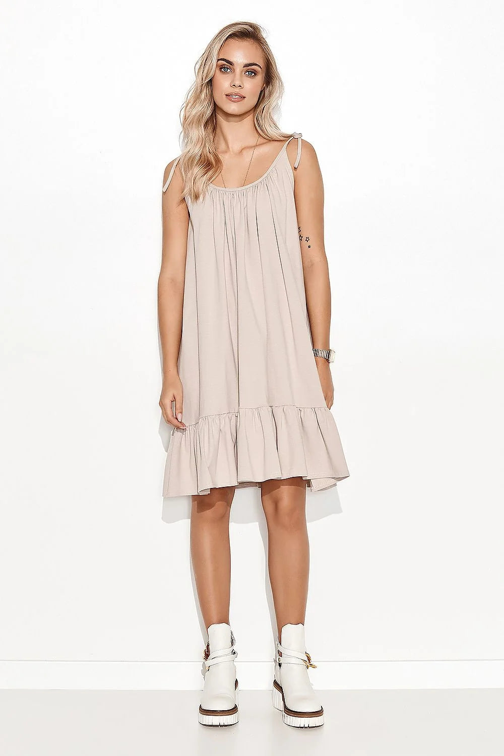 robe été courte trapèze bretelles fines nouées encolure froncée volant bas taupe jersey coton léger fluide poches latérales réglables confortable