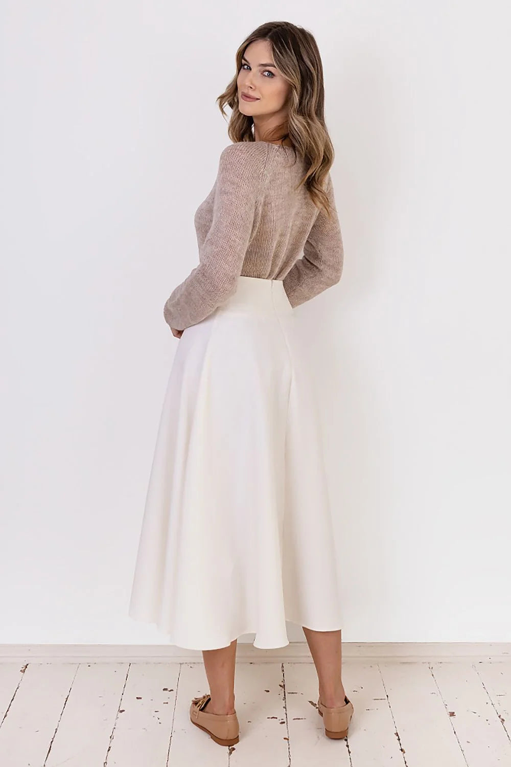 pull transparent manches raglan ample fluide encolure arrondie beige clair maille légère douce laine acrylique polyester polyamide côtelée courte élégante