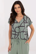 Ensemble mode femme haut et pantalon motifs géométriques vert sage tissu léger coupe décontractée
