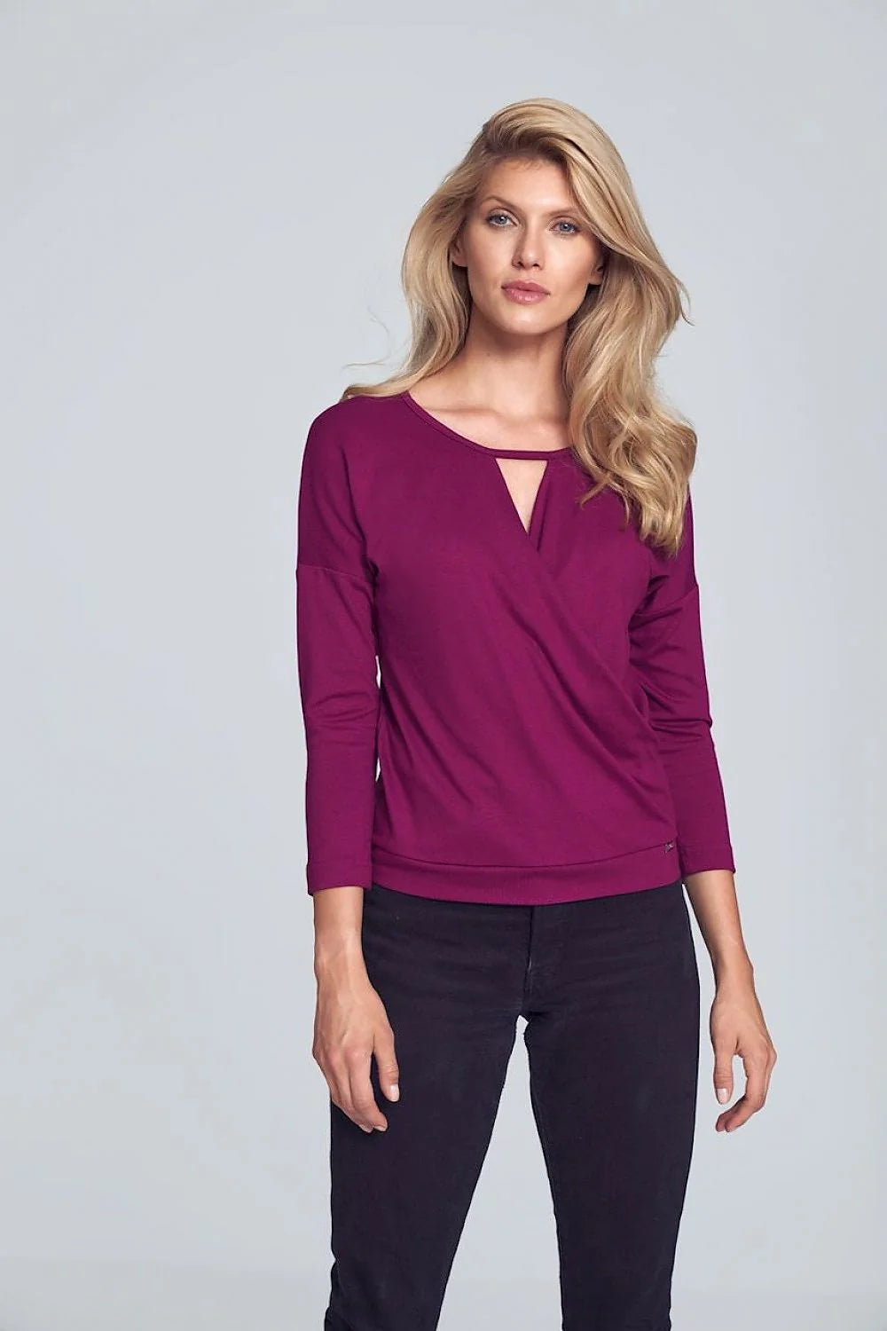 Haut féminin blanc en polyester viscose élégant manches longues encolure V pour look chic