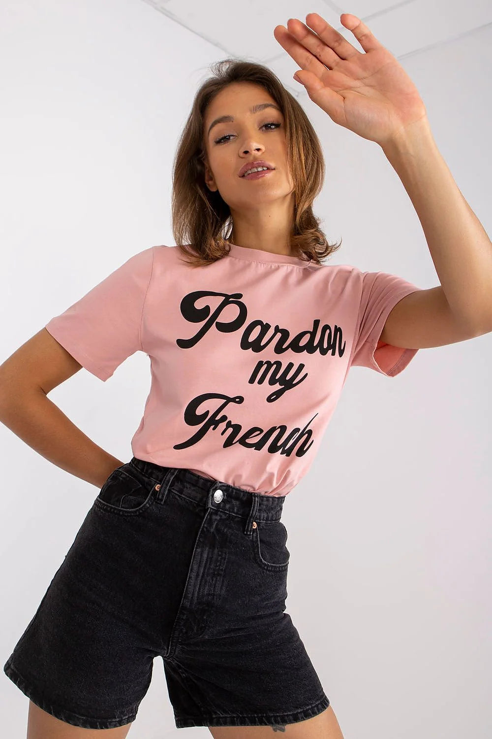 T-shirt Fancy pour femme manches courtes rose pastel texte cursive Pardon my French en coton 95% lycra 5% short denim taille haute femme