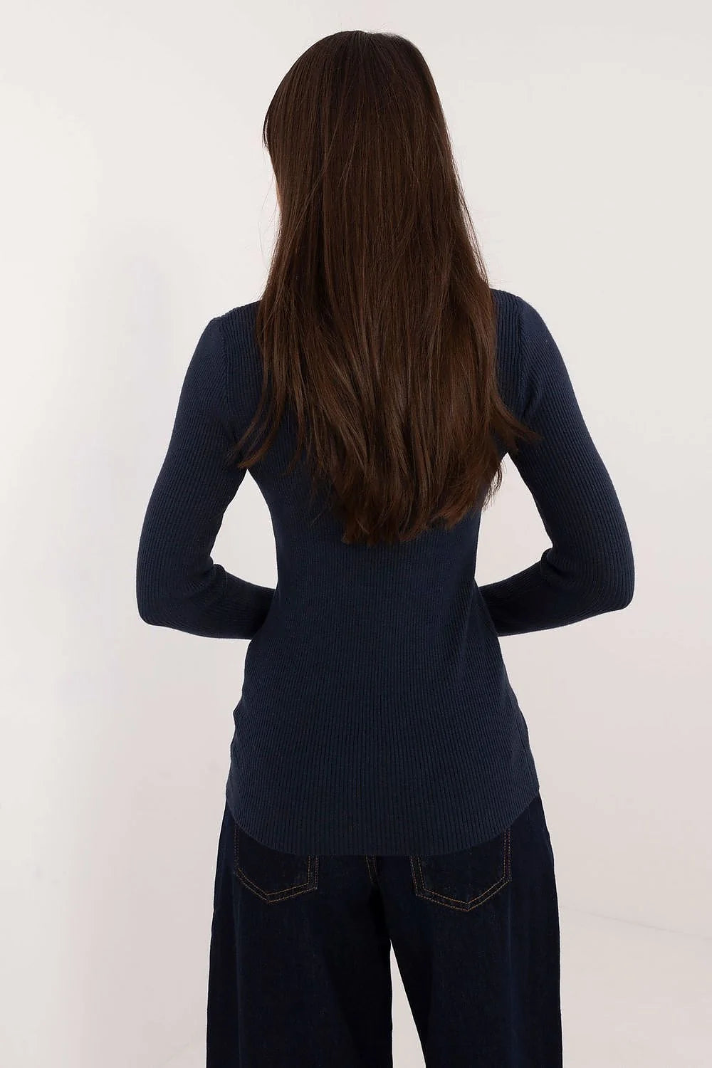 Pull féminin Chandail AT bleu marine tissu côtelé encolure ronde manches longues boutons métalliques dorés style élégant et décontracté