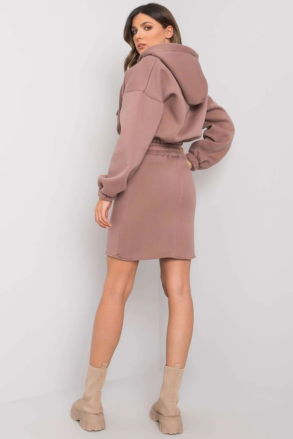 Ensemble sweat-shirt jupe femme coton polyester moderne chic décontracté élégant taupe beige mode urbaine