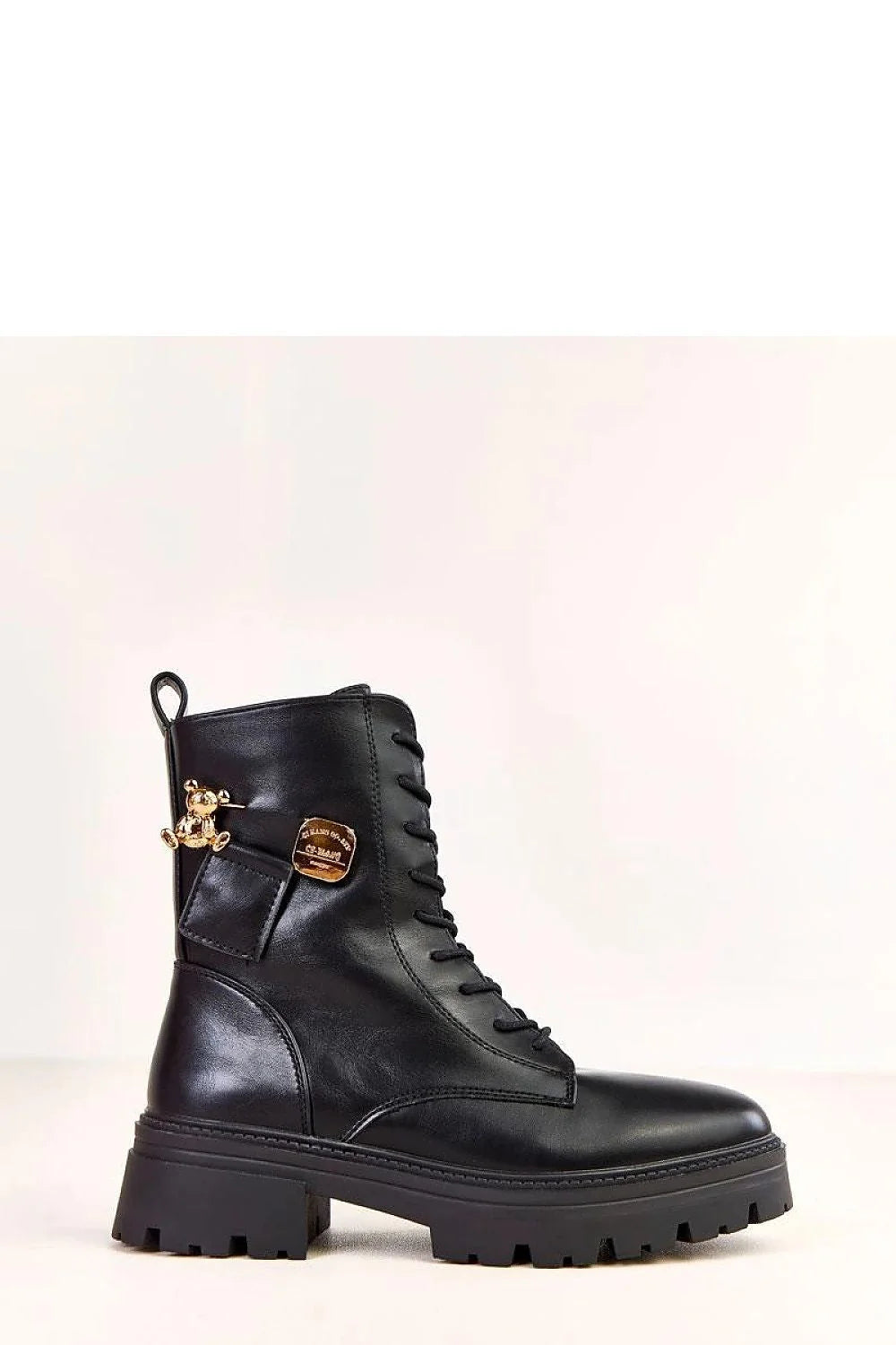bottines femme cuir artificiel noir tige 17cm bout rond doublure chaude talon 5cm semelle crantée lacets fermetureeclair pendentif doré ours
