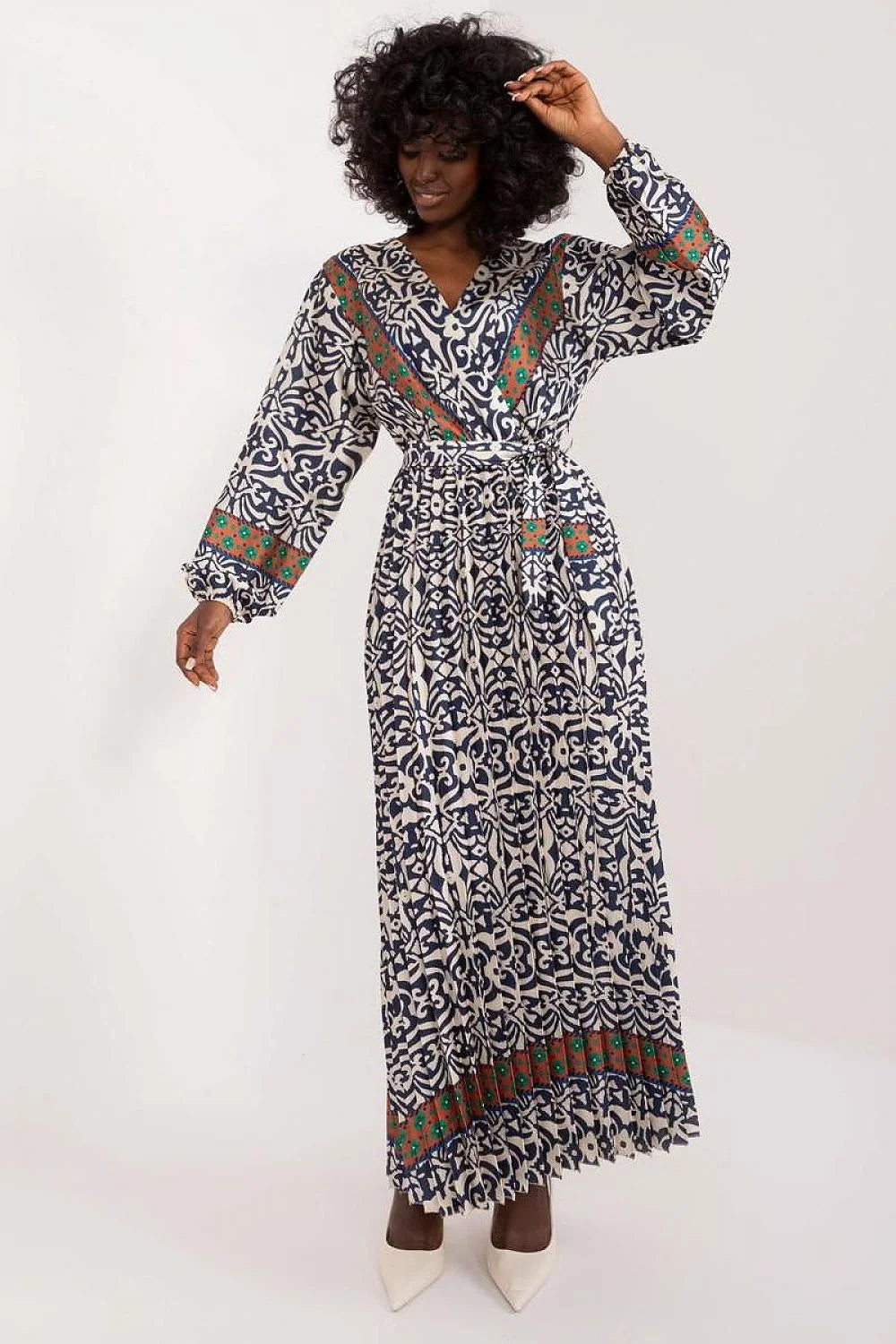 Robe bohème moderne imprimé géométrique longue manches longues ceinture ajustable couleur bleu marine et blanc