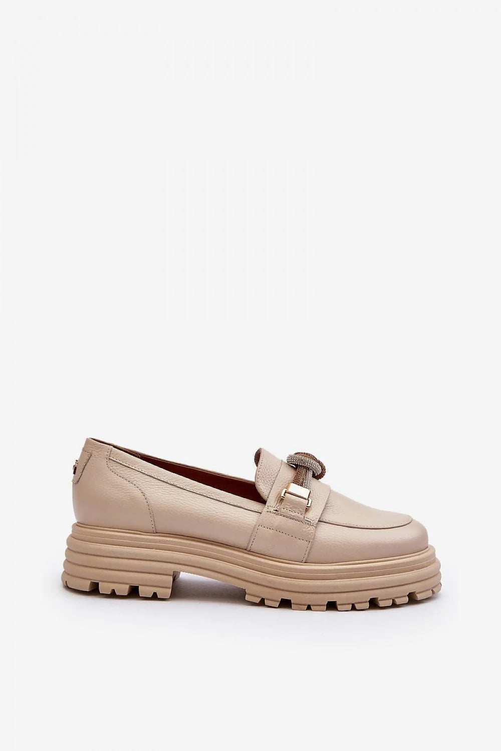 mocassins cuir naturel beige grainé bout arrondi slipon plateforme semelle crantée robuste confortable intérieure rembourrée bijou métallique doré