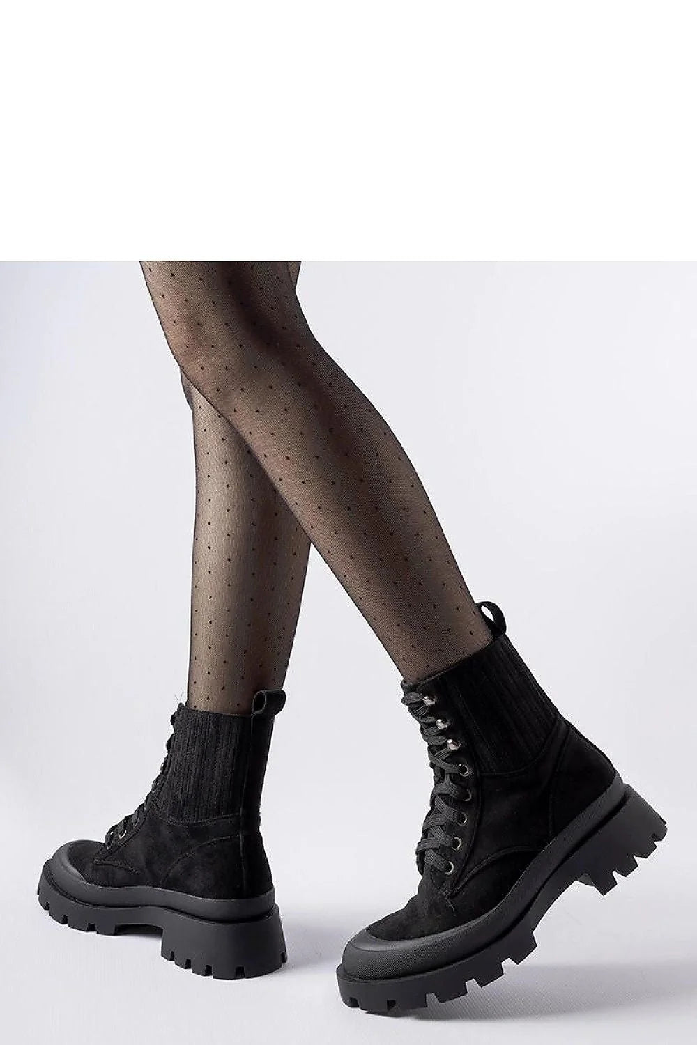 bottines femme rangers combat urbain noir suédine durable robuste confortable semelle crantée plateforme épaisse renfort caoutchouc œillets métalliques lacets larges