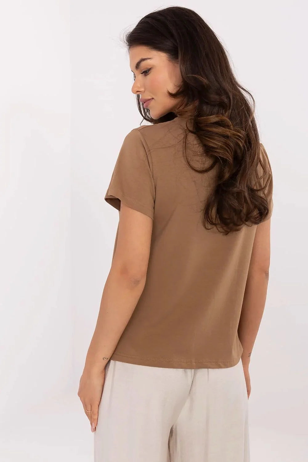 T-shirt pour femme style casual couleur marron motif papillon doré élasthanne coton message Let it go Let it flow coupe ajustée