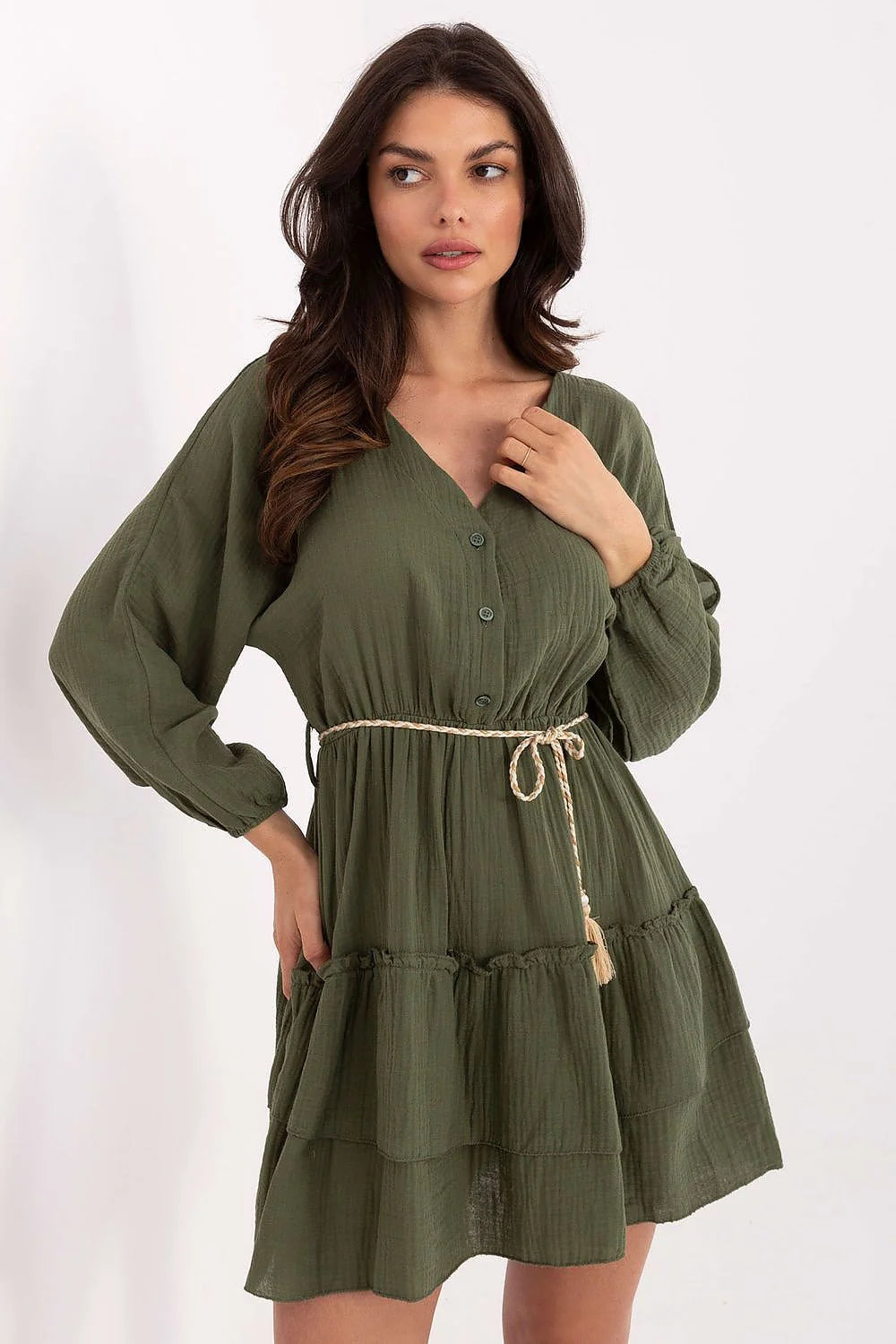 Robe d'été bohème en coton olive longue manches bouffantes col V ceinture pompons style casual chic femme