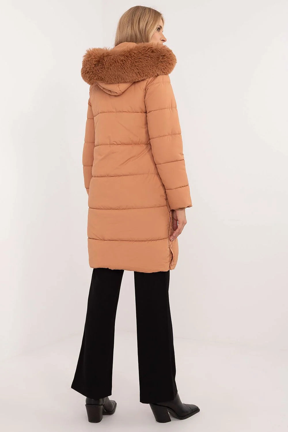 Manteau d'hiver long matelassé pour femme en polyester beige clair, capuche amovible en faux fourrure, fermeture éclair cachée, col haut, poches zippées