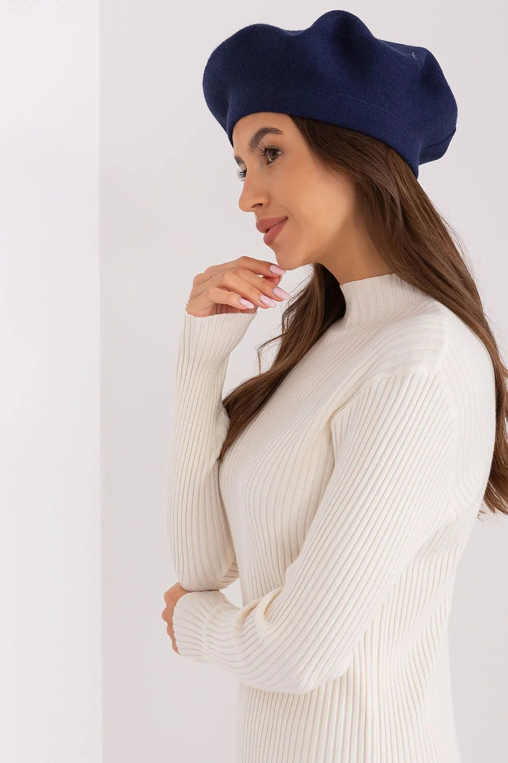 Béret féminin classique bleu marine acrylique coton cachemire pull crème côtelé longueur ajustée élégance mode