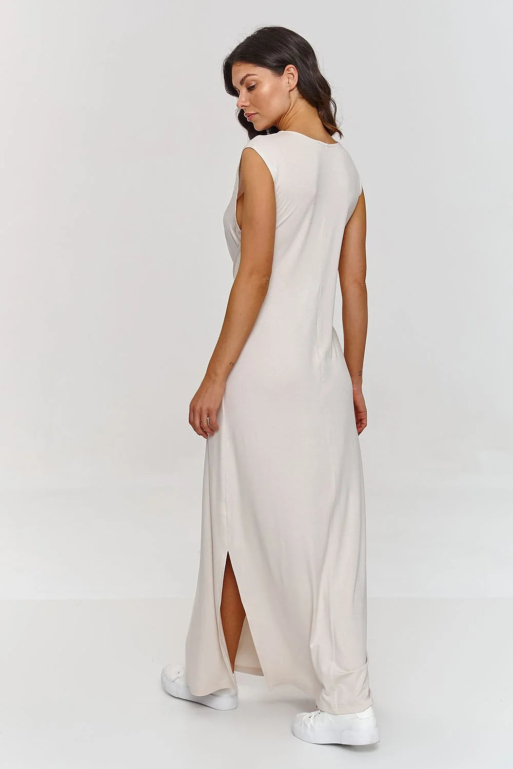 Robe de jour Makadamia longue sans manches en viscose beige éthérée coupe ample décolleté rond ceinture confortable occasion décontractée-chic femme