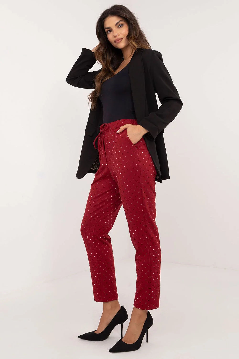 Pantalon survêtement élégant slim couleur bordeaux points blancs sequins taille haute cordon taille longueur cheville femmes occasion professionnelle et décontractée