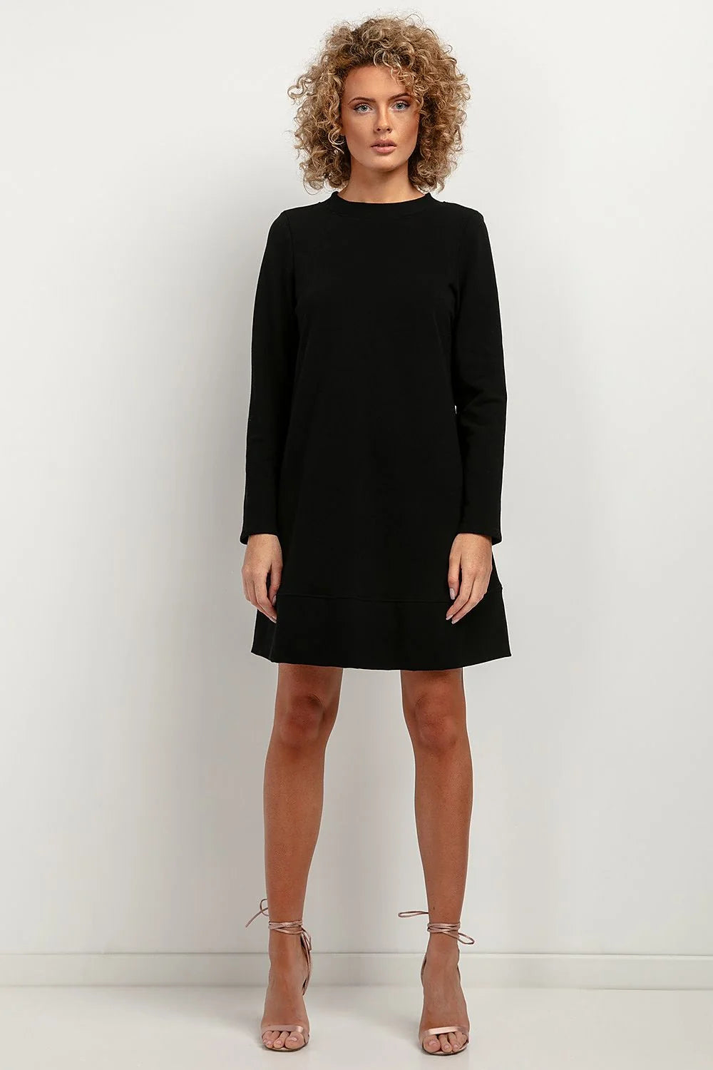 Robe de jour Tessita en maille noire coupe trapèze manches longues col rond femme