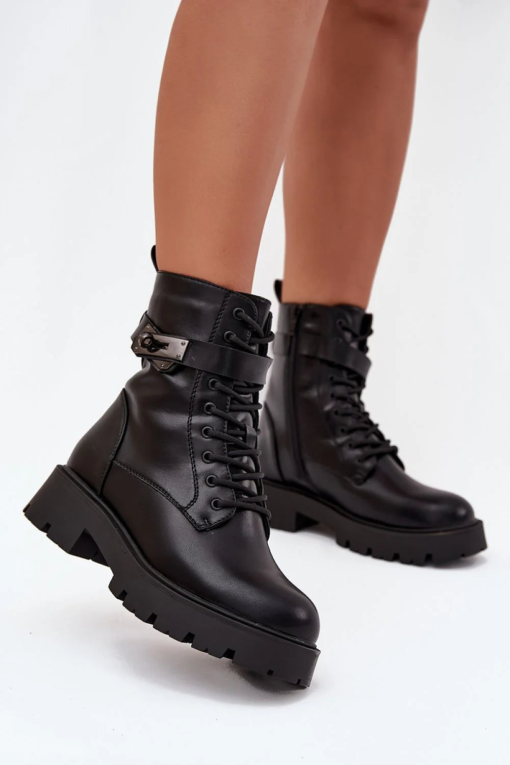 bottines femme suède écologique doublées fourrure chaudes confortables lacées fermeture éclair amovible sangle boucle détachable similicuir noir plateforme crantée antidérapante